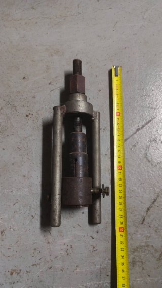 Extractor de husillo metálico