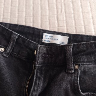 Shorts vaqueros negros Bershka
