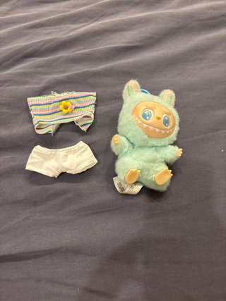 Labubu Peluche con Ropa