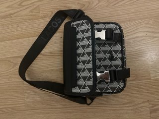 Riñonera Lacoste Monogram Negra