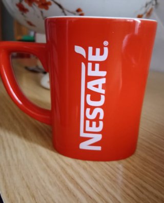Taza Nescafé Roja