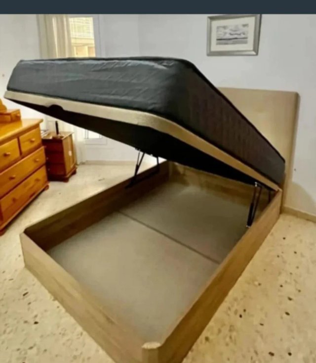 Letto a scomparsa con materasso