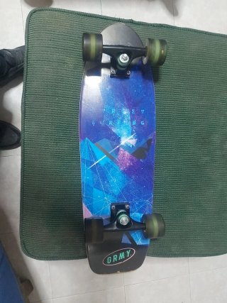 Monopatín Street Surfing