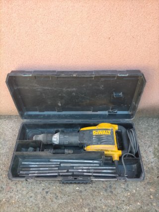 Martillo Neumático Dewalt con Cinceles