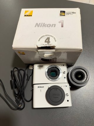 Nikon 1 J1 - 2 Fotocamere