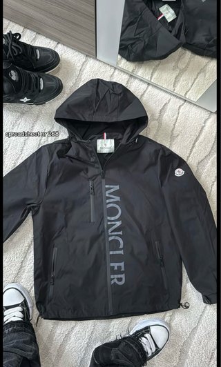 Cortavientos Moncler negro