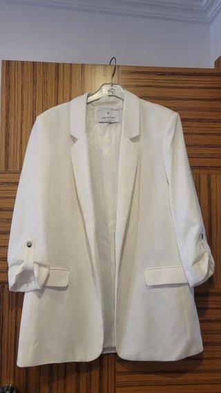 Americana Blanca Stradivarius