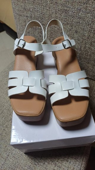 Sandalias Blancas con Plataforma