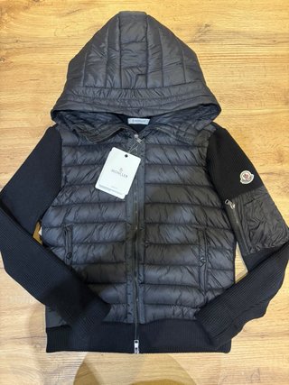 chaqueta comprada en tienda local, es una talla S