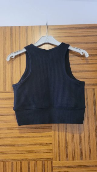 Top deportivo Stronger negro