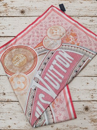Pañuelo Louis Vuitton Rosa