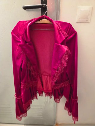 Chaqueta Roja con Encaje tipo circense