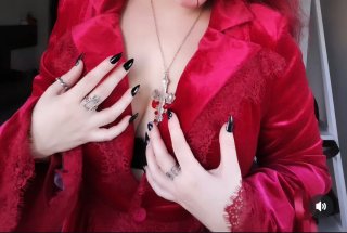 Chaqueta Roja con Encaje tipo circense