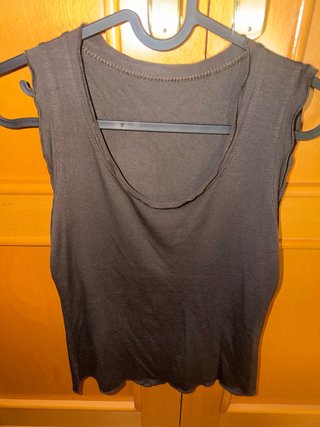 Camiseta sin mangas negra