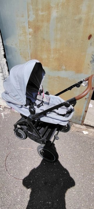 Carro de bebé gris