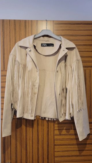 Chaqueta Zara Beige con Flecos suede