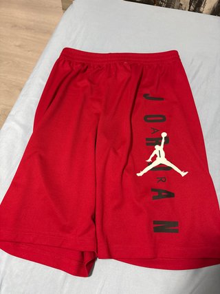 Pantalón corto Jordan rojo
