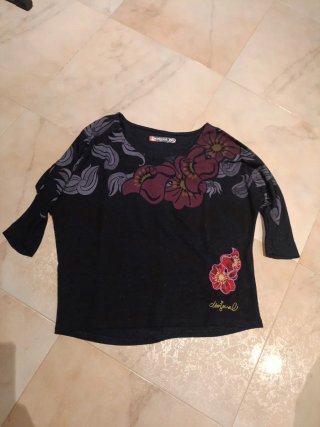 Jersey Desigual Negro con Estampado Floral