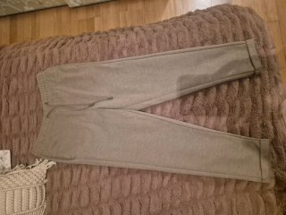 Pantalón chándal verde oliva