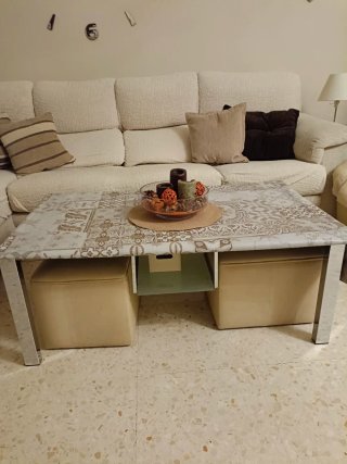 Mesa de centro elevable con puf