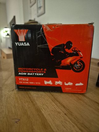 Batería Yuasa YTX12 para Moto
