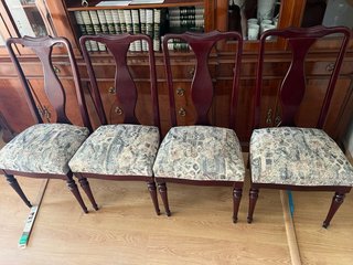 Juego de 4 sillas de comedor de madera