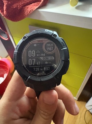 Garmin Instinct 2X Solar Tactical negro — linterna