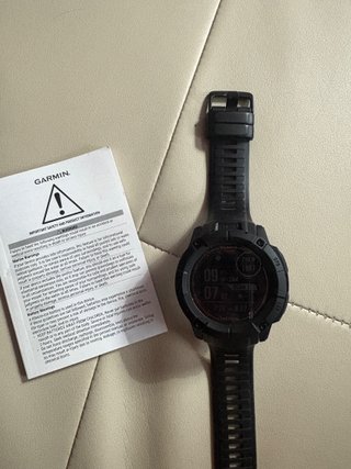 Garmin Instinct 2X Solar Tactical negro — linterna