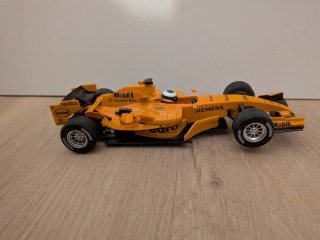 Coche F1 Scalextric Pedro de la Rosa McLarenMP4-21