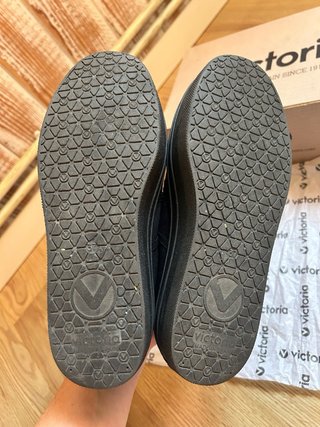 Zapatillas Victoria con plataforma negras