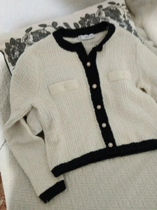 Rebeca tipo Chanel H&M Beige y Negra