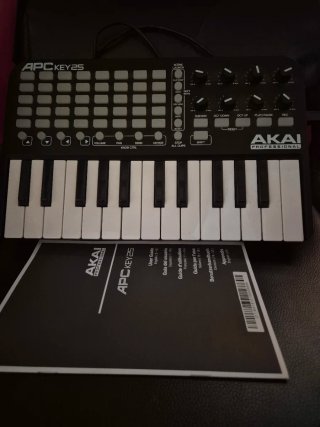 Tastiera Akai APCKEY25