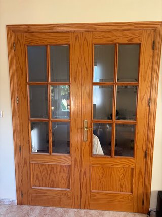 Puertas Dobles de Madera con Cristal