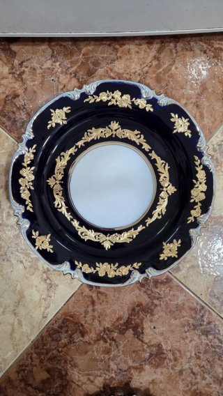 Plato de porcelana decorado oro