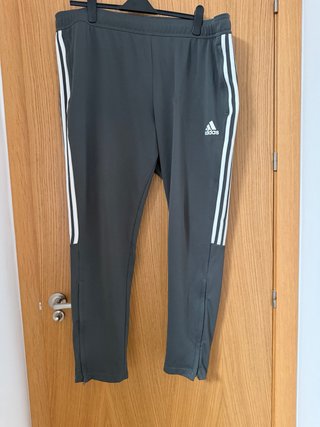 Pantalón chándal Adidas gris hombre