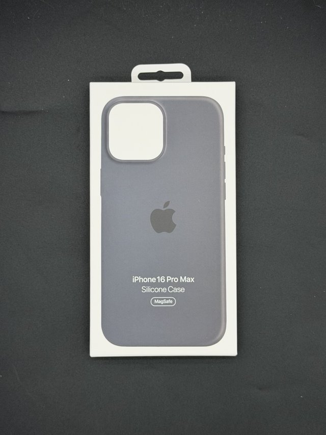 Funda iPhone 16 Pro Max Silicona Nueva 9