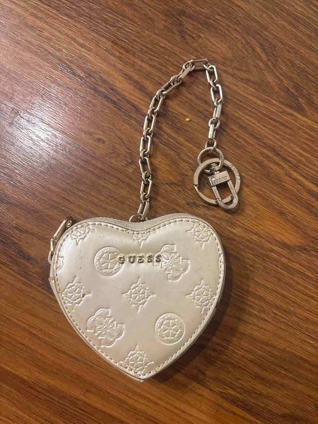 Llavero Guess Corazón