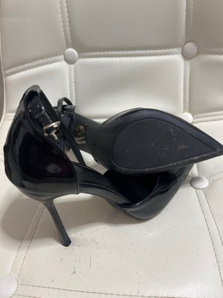 Tacones Negros de Punta