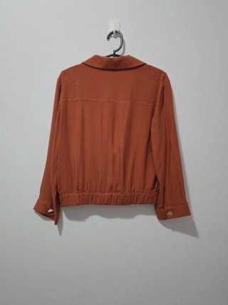 Blusa cruzada Bershka naranja talla M