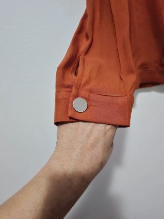 Blusa cruzada Bershka naranja talla M