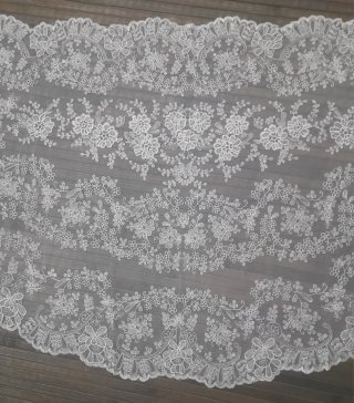 Mantilla Sofi Media Luna 115x60cm
