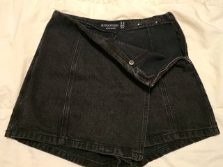 Falda Pantalon Vaquera Negra. Talla 34
