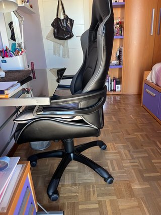 Silla de estudio ergonómica negra y gris