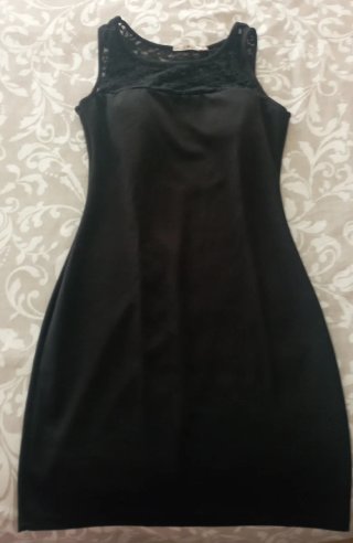Vestido negro con encaje