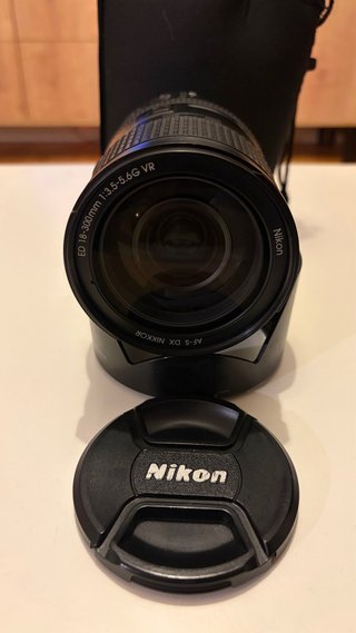 Objetivo Nikon 18-300mm VR