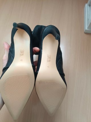 Botines Zara Negros Nuevos sin estrenar con Cadena