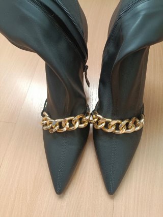 Botines Zara Negros Nuevos sin estrenar con Cadena