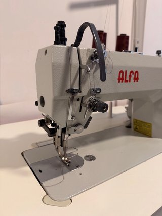 Máquina de coser industrial Alfa A1960