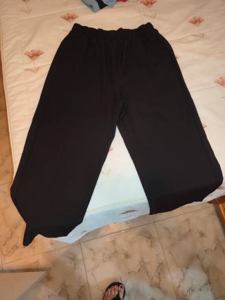 Pantalón negro ancho
