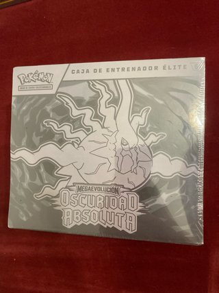 Caja de Entrenador Élite Pokémon Oscuridad Absolut